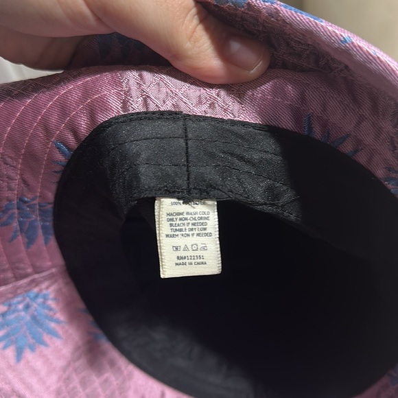 Funky bucket hat - Picture 3 of 3